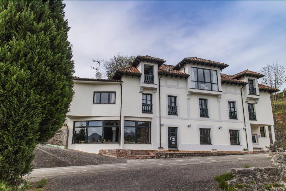 Hotel Montanas De Covadonga Onís 外观 照片
